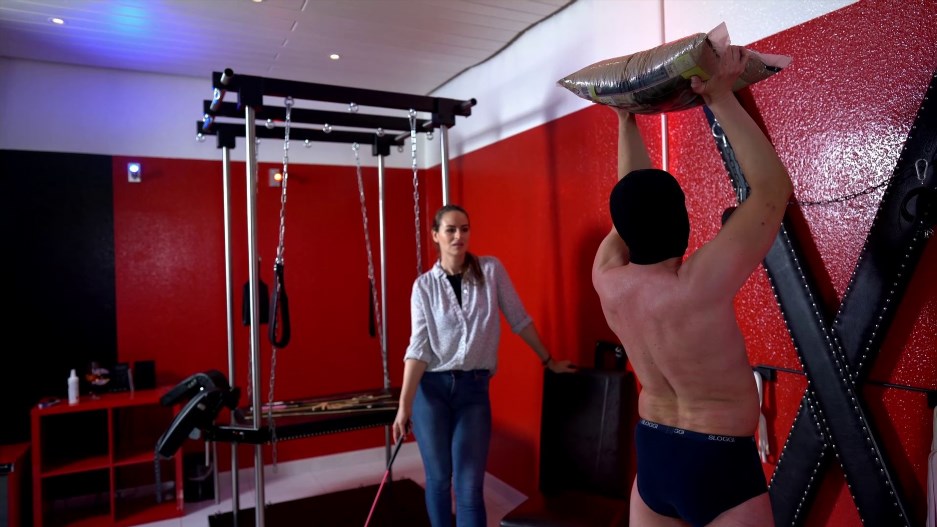 Sado Ladies - Lady Iveta - Sandbag Training Sado Ladies - Lady Iveta - Sandbag Training